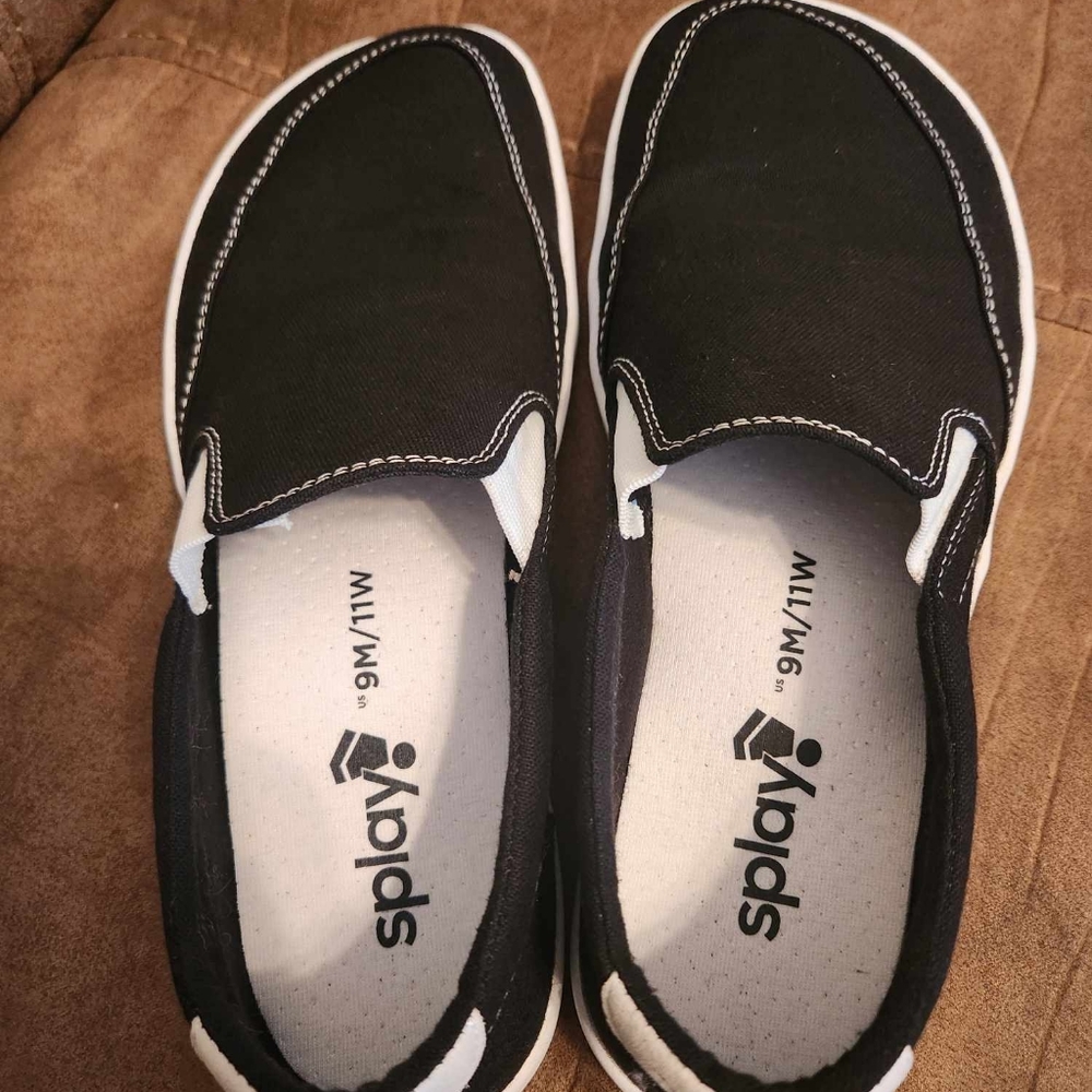 Splay Slip-On in Coal M9/W11
